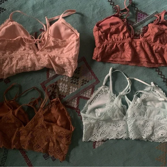 Aerie Lace Bralette. Lot of 4 lace bralettes from Aerie. Size Large - Picture 1 of 2